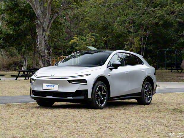 质感更强 小鹏G7增程版实车亮相 综合续航1704km