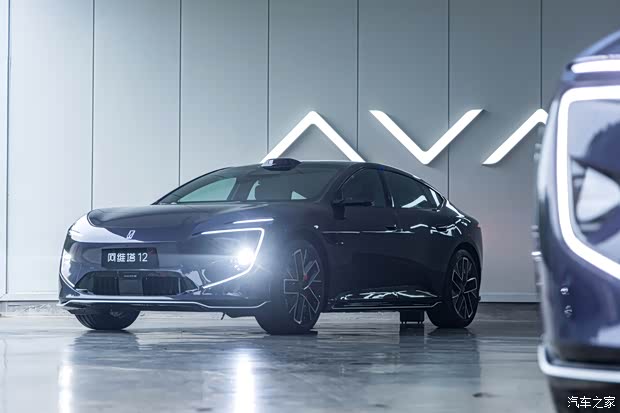 换装半隐藏式车门把手/起售价或30万起 新款阿维塔12实车曝光