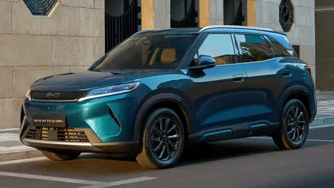 比亚迪1月销量210051辆：国内下滑三成，海外暴涨五成