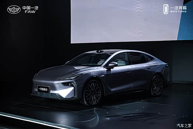 车顶搭载激光雷达 一汽奔腾悦意08最新官图 提供纯电/增程动力